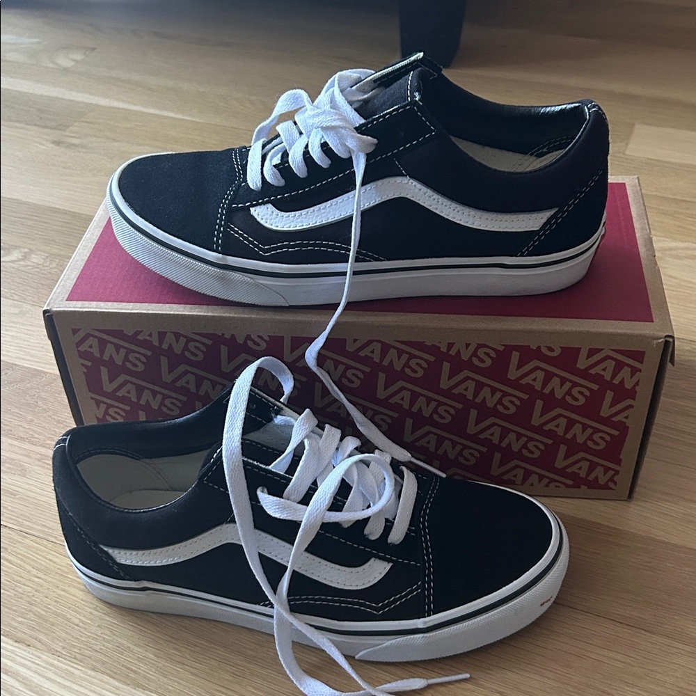 Vans Old Skool Low Tops Black size 7